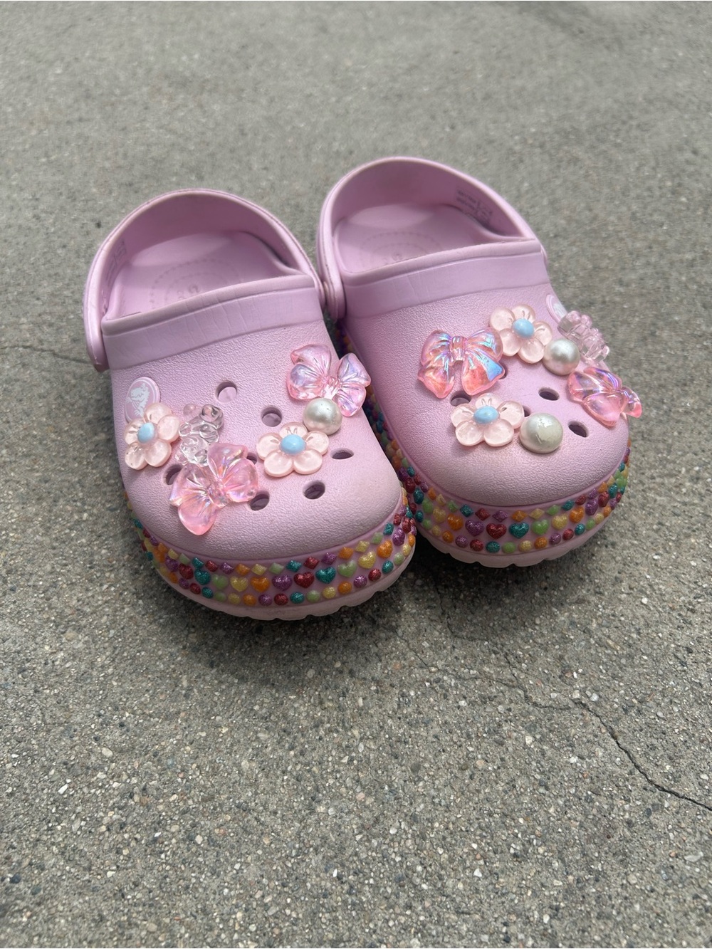 Crocs Kids' Classic Clog with Pink Floral Charms size 10C - Picture 2 of 4